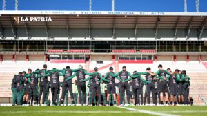 Selección Nacional eliminatorias entrenando a puertas cerradas en El Alto