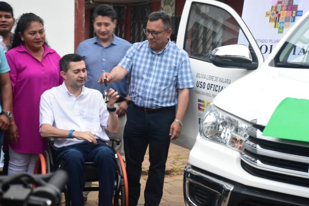 Equipamiento para combatir la malaria en Pando