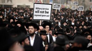 Ultraortodoxos en Israel amenazan con disolver el Parlamento