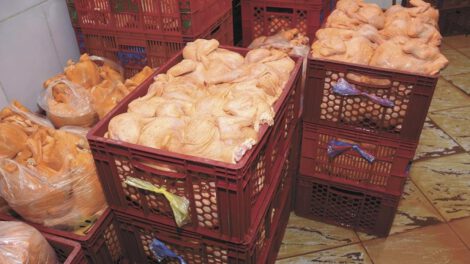 Transporte de pollo a La Paz