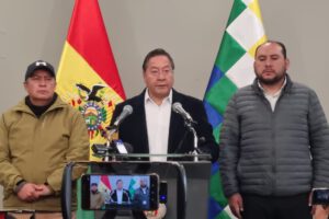 Gobierno instruye operativos para desbloquear la carretera Oruro-Cochabamba