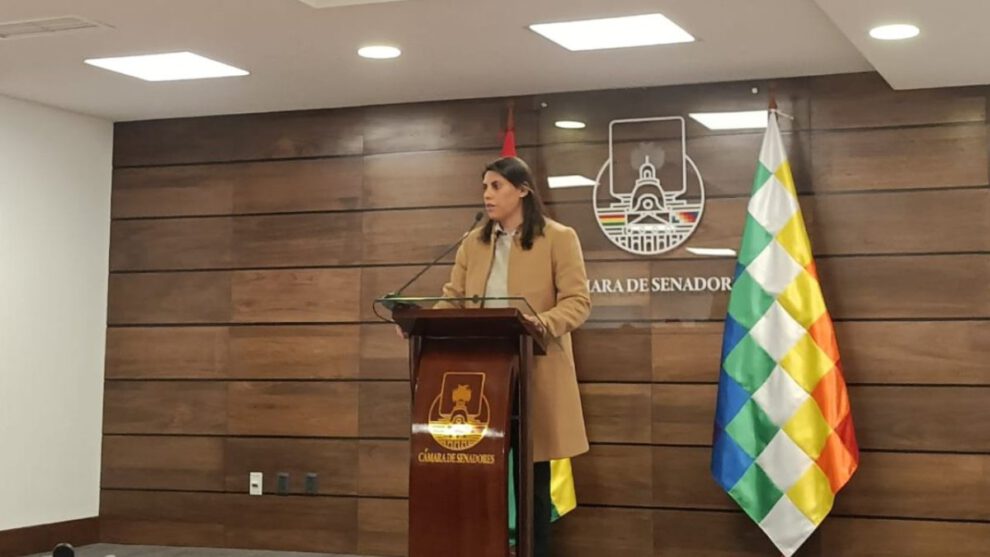 Denuncia penal contra Evo Morales presentada por la senadora Andrea Barrientos