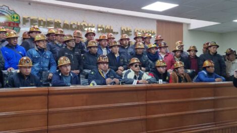 Evo Morales enemigo de la democracia según la Fencomin