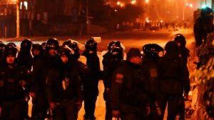 Tensión en Vinto: vecinos y fuerzas del orden enfrentan a manifestantes