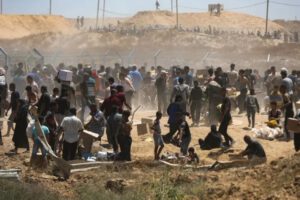 Ejército israelí mata a gazatíes en ataques cerca de puntos de ayuda