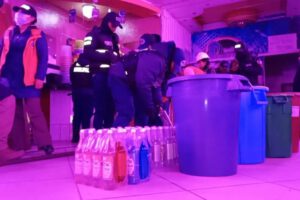 Clausura de locales por venta ilegal de alcohol cerca a la UPEA