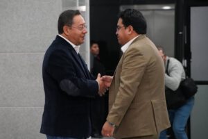 Renuncia del ministro César Siles durante la posesión