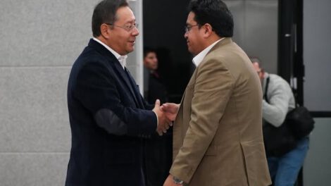 Renuncia del ministro César Siles durante la posesión