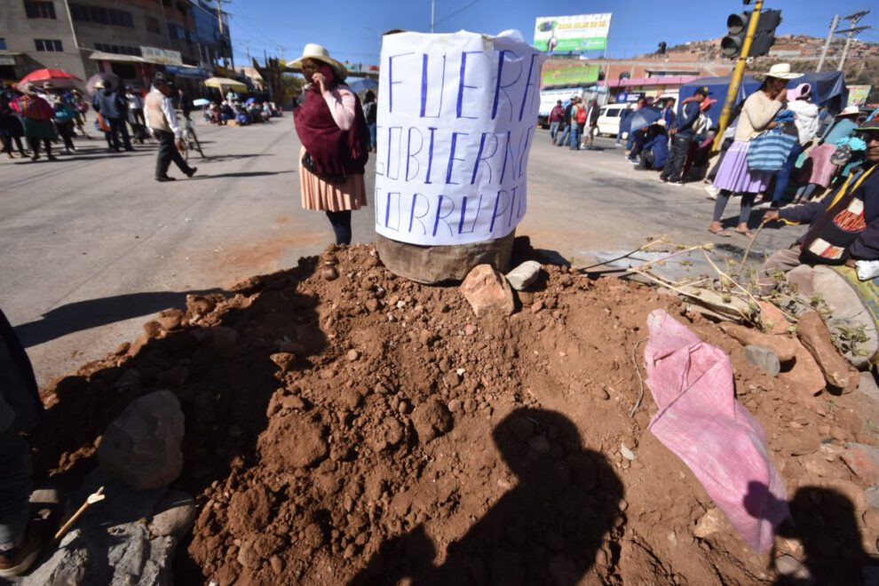 bloqueos en Bolivia causan pérdidas millonarias