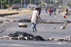Protestas violentas de grupos afines al evismo