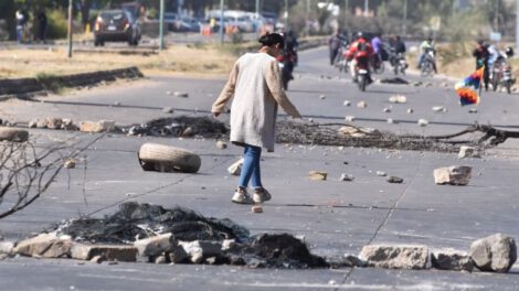 Protestas violentas de grupos afines al evismo