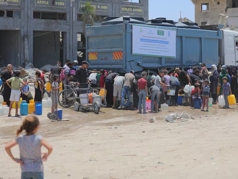 Muertes en Gaza tras ataques israelíes cerca de ayuda humanitaria