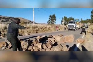 Desbloqueo de carreteras en Bolivia