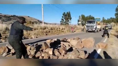 Desbloqueo de carreteras en Bolivia