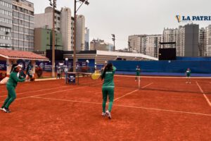 Entrenamiento de la selección boliviana para la Billie Jean King Cup