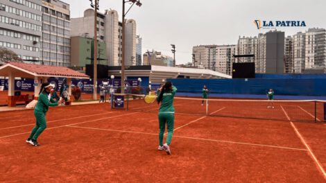 Entrenamiento de la selección boliviana para la Billie Jean King Cup