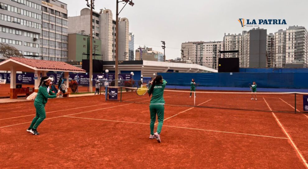 Entrenamiento de la selección boliviana para la Billie Jean King Cup