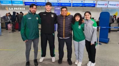 Deportistas bolivianos karate en campamento