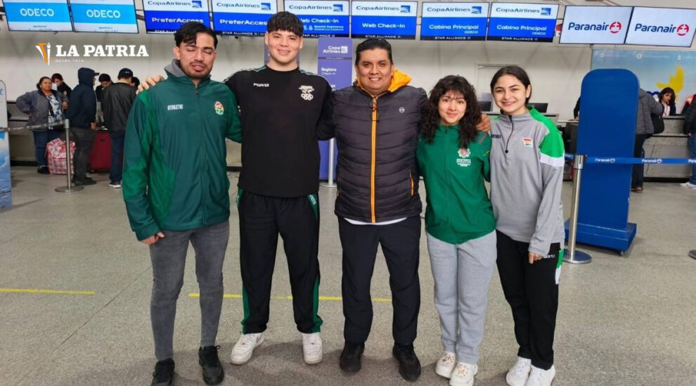 Deportistas bolivianos karate en campamento