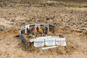 Tumba con lápidas en Cochiraya
