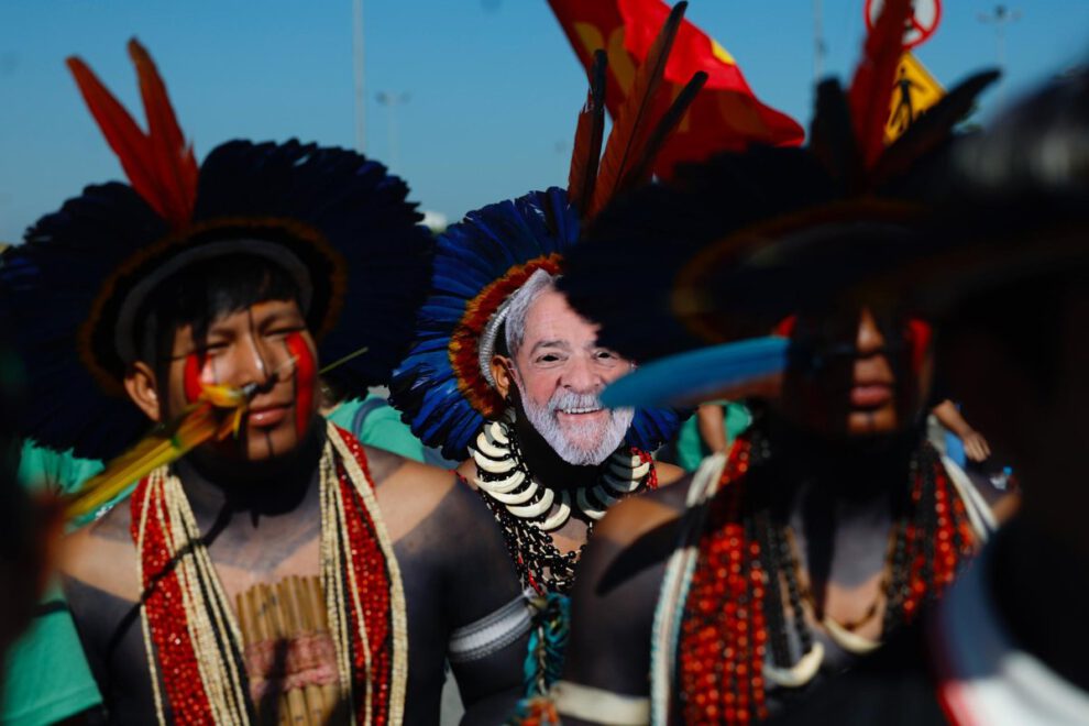 Protesta en Brasil contra subasta de áreas petroleras en la Amazonía