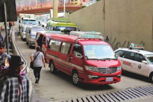 Aprehenden a atracadores que dopaban pasajeros en minibús