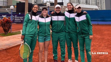 Las integrantes del equipo boliviano de tenis listas para la Billie Jean King Cup