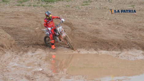Competencia de motociclismo en Oruro