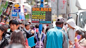 Dólar paralelo en Bolivia se estabiliza tras su pico en mayo