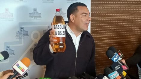 Crisis de combustible en Beni afecta el transporte y provoca bloqueos