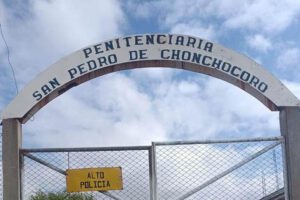 Destitución del director de Chonchocoro por traslado de Camacho