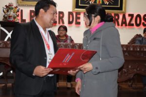 Donantes voluntarios de sangre reconocidos por su labor altruista