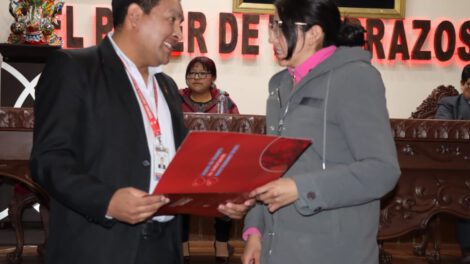 Donantes voluntarios de sangre reconocidos por su labor altruista