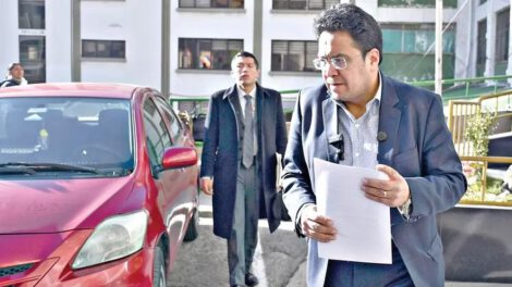 César Siles implicado en investigación sobre consorcio judicial