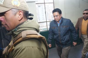 César Siles se presenta ante la Felcc