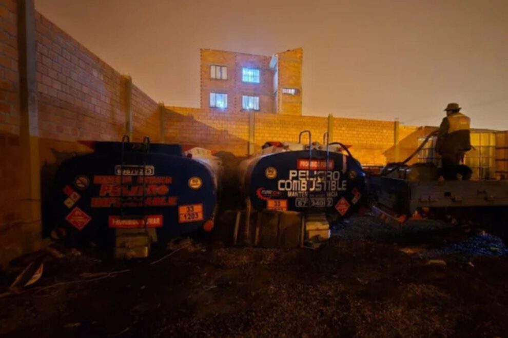 Incautan diésel ilegal en operativo en El Alto