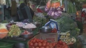 Mercados de Cochabamba intentan retomar la normalidad tras 15 días de bloqueos