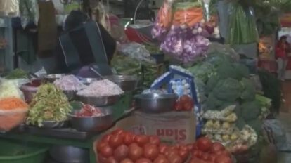 Mercados de Cochabamba intentan retomar la normalidad tras 15 días de bloqueos