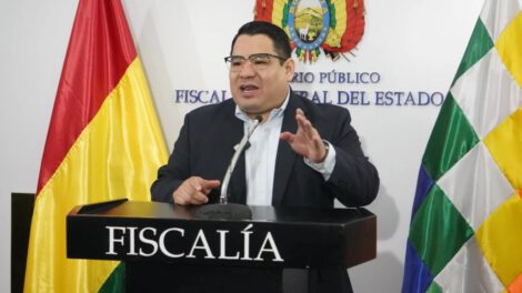 Fiscal Roger Mariaca sindica de afán conspirador a un canal privado