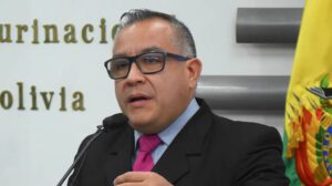 Investigación contra Nelson Cox por ganancias ilícitas