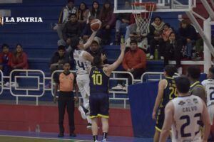Triunfo de Universitario en la Libobásquet