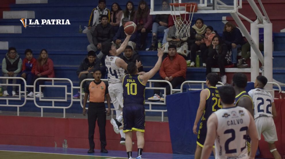 Triunfo de Universitario en la Libobásquet