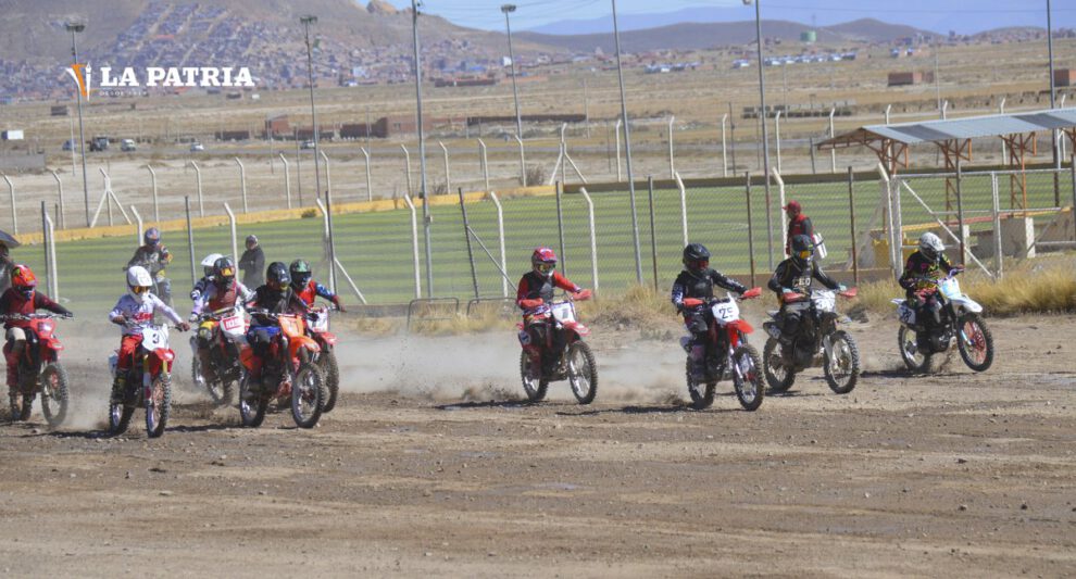 Joel Limachi motociclismo en Oruro