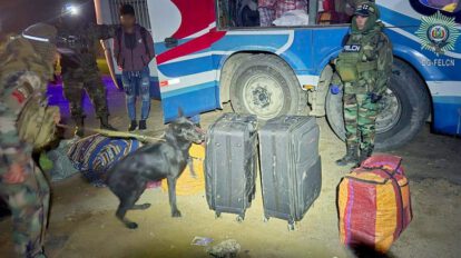 Aprehenden a dos personas con cocaína