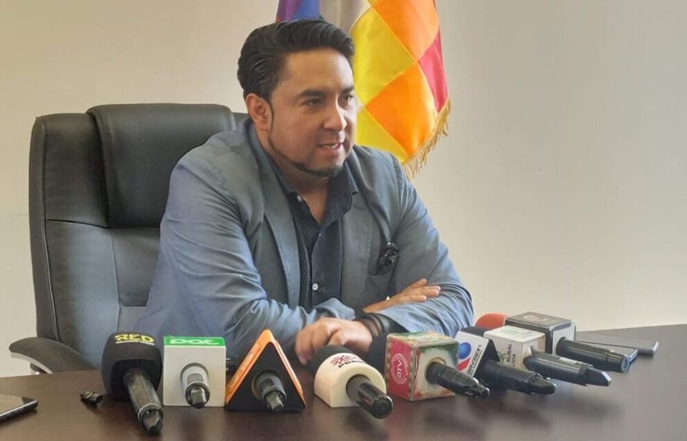 Emapa aceite refinado en envases de 900 mililitros