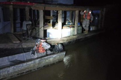 Confiscan embarcación ilegal con 5.000 litros de diésel en el río Beni