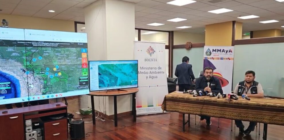 Sistema de Información y Monitoreo de Bosques presentado por el ministro Álvaro Ruiz