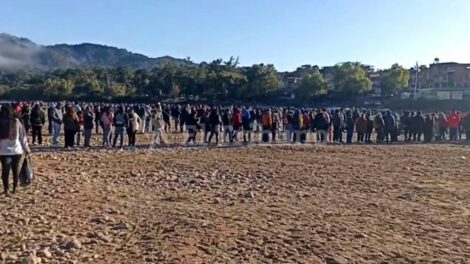 Cruce fronterizo entre Aguas Blancas y Bermejo