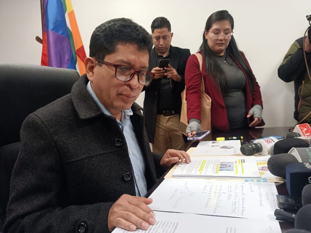 Caso consorcio y solicitud de investigación por Luis Adolfo Flores