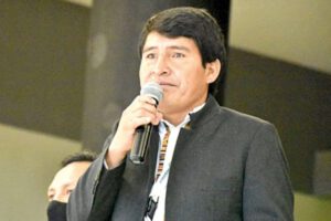 Gobernador de Chuquisaca muestra notable mejoría tras accidente